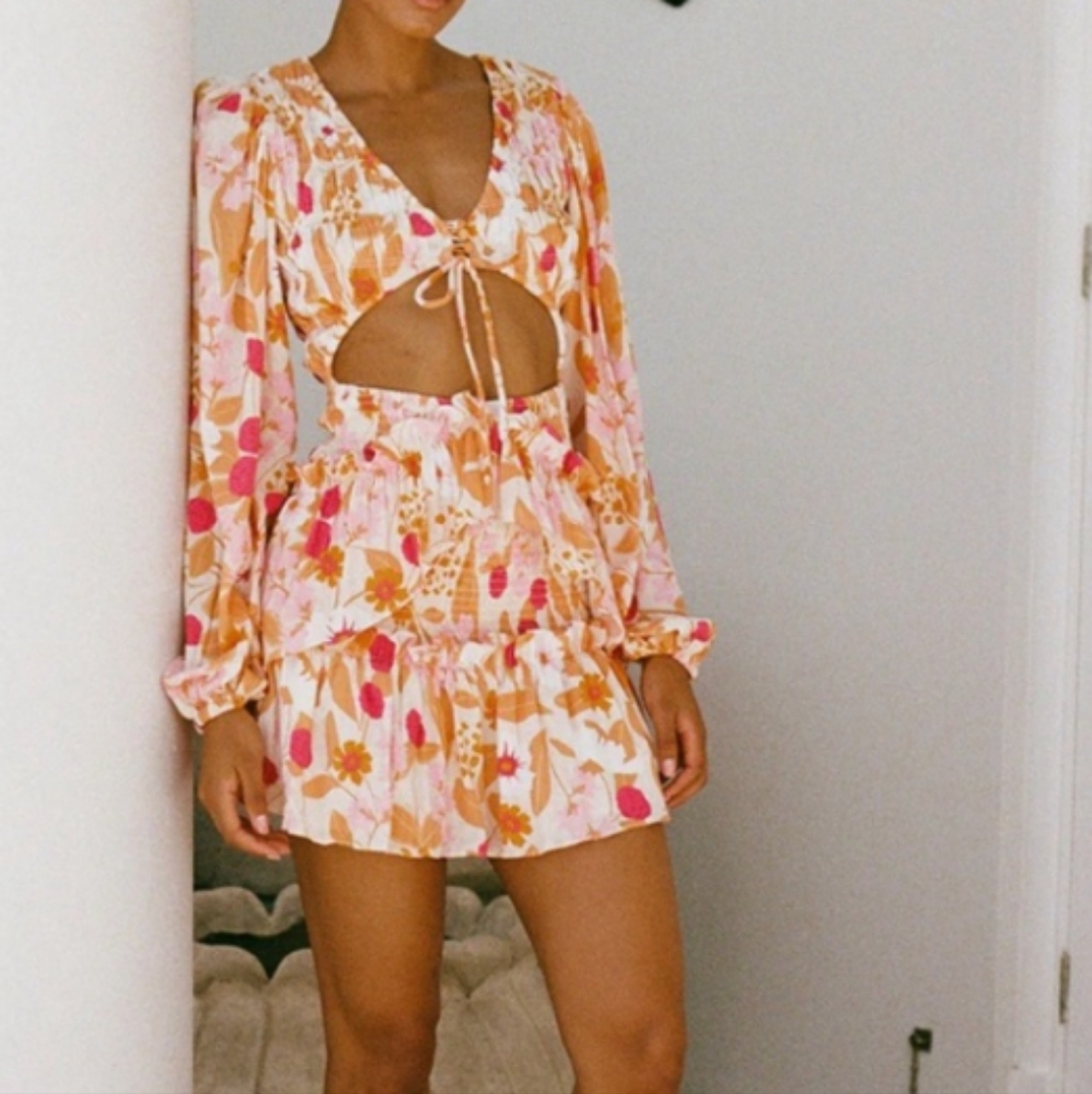 Sabo Skirt, Open Midriff Floral Dress. Large